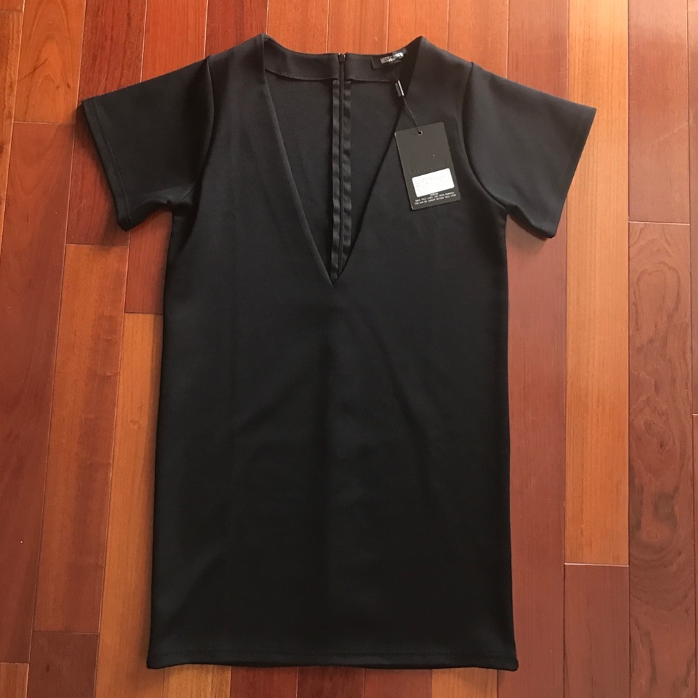 Misguided black deep V mini dress size 2, NWT